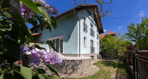 Eladó Ház, Budapest 18 kerület Szent Imre-kertváros, csendes utcájában, 3x70 nm-es, ikerház